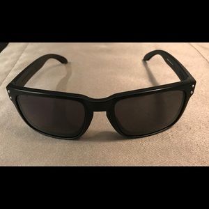 Men’s Oakley Sunglasses - Black